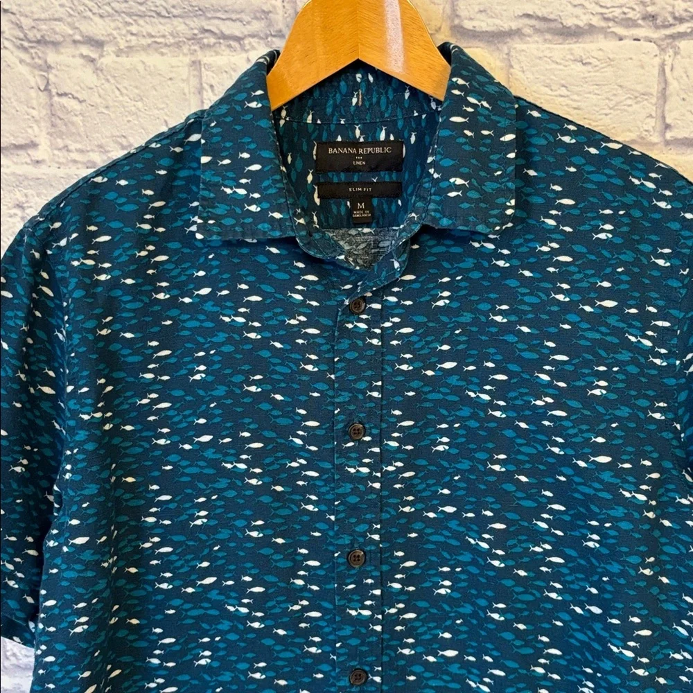 Banana Republic Linen Blend Fish Print Button Down Shirt Blue Men’s Size Medium